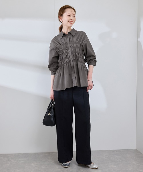 極美品♪ ヨリ yori パイピング バックジップ ブラウス 日本製 グレー WEB限定】【emur/エミュール】シャーリングシャツ（シャツ/ブラウス