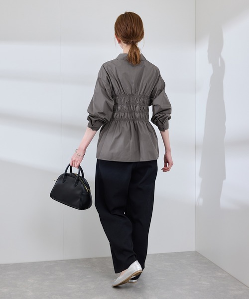 ROPE' PICNIC(ロペピクニック)の「【WEB限定】【emur/エミュール】シャーリングシャツ(シャツ/ブラウス・レディース・チャコールグレー/オフホワイト/サックスブルー・38)」の6枚目の写真