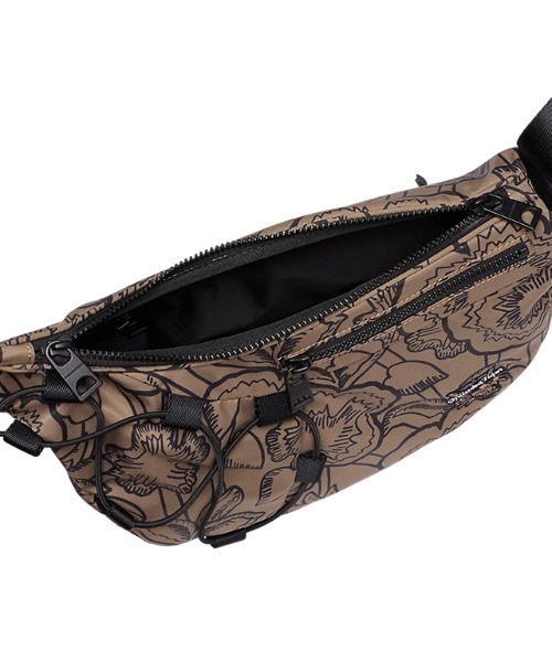onitsuka tiger ☆ プリントスモールメッセンジャーバッグ PRINTED SMALL MESSENGER BAG / プリントスモールメッセンジャー