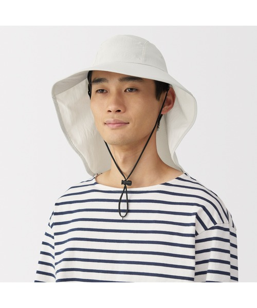 無印良品(ムジルシリョウヒン)の「風を通す ちいさくまとまる 日除け付きハット(ハット・レディース・ブラック/サンドベージュ/カーキ系・56.5-59cm)」の14枚目の写真