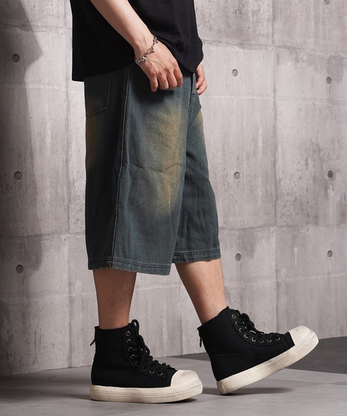 1111clothing(ワンフォークロージング)の「オーバーダイ デニムジョーツ / Overdyed Denim Jorts / ワイド デニム ショートパンツ(デニムパンツ・メンズ・ブラック/ブルー/ネイビー・L/M)」の4枚目の写真