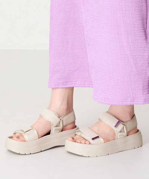 ORiental TRaffic（オリエンタルトラフィック）の「【Fit meサンダル】メタルパーツ厚底サンダル/51226（サンダル・レディース・ベージュ/ブラック・S/M/L/LL）」の17枚目の写真