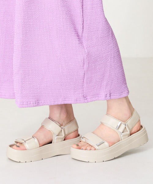 ORiental TRaffic（オリエンタルトラフィック）の「【Fit meサンダル】メタルパーツ厚底サンダル/51226（サンダル・レディース・ベージュ/ブラック・S/M/L/LL）」の16枚目の写真