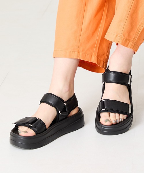 ORiental TRaffic(オリエンタルトラフィック)の「【Fit meサンダル】メタルパーツ厚底サンダル/51226(サンダル・レディース・ベージュ/ブラック・S/M/L/LL)」の13枚目の写真