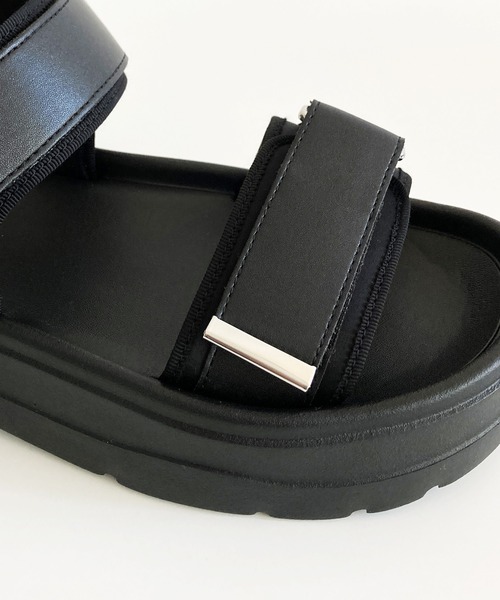 ORiental TRaffic(オリエンタルトラフィック)の「【Fit meサンダル】メタルパーツ厚底サンダル/51226(サンダル・レディース・ベージュ/ブラック・S/M/L/LL)」の19枚目の写真