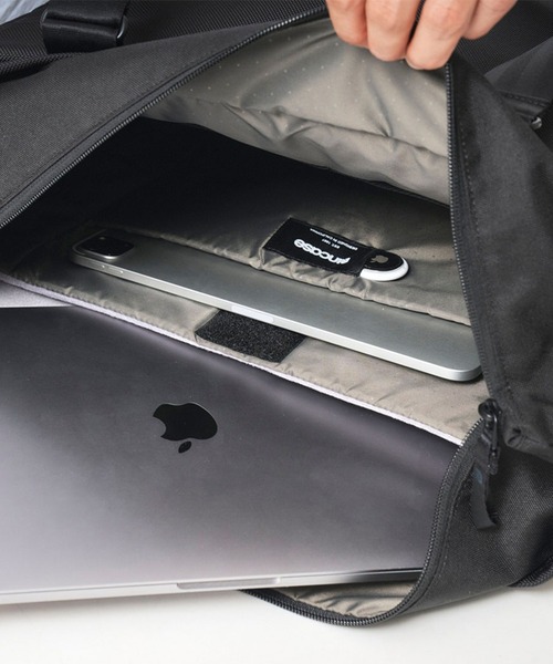 incase(インケース)の「Tracks Tote(トートバッグ・メンズ・ブラック・ONE SIZE)」の19枚目の写真