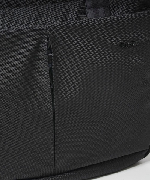 incase(インケース)の「Tracks Tote(トートバッグ・メンズ・ブラック・ONE SIZE)」の10枚目の写真