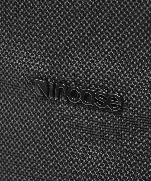 incase(インケース)の「Tracks Tote(トートバッグ・メンズ・ブラック・ONE SIZE)」の11枚目の写真