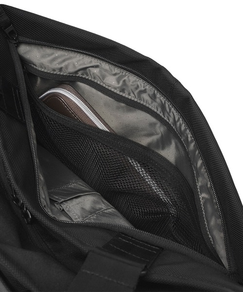 incase(インケース)の「Tracks Tote(トートバッグ・メンズ・ブラック・ONE SIZE)」の21枚目の写真