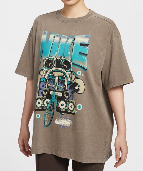 NIKE（ナイキ）の「ナイキ NIKE ナイキ  NSW OS FVL S/S Tシャツ（Tシャツ/カットソー・レディース・パープル/ブラウン・M/L）」の2枚目の写真