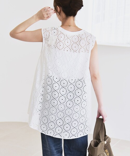 quaranciel(カランシエル)の「quaranciel:〈手洗い可能〉フラワー 刺繍 アイレット ノースリーブ フレア プルオーバー(シャツ/ブラウス・レディース・ブラック/ホワイト/ブラウン・ONE SIZE)」の11枚目の写真