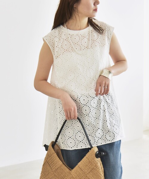 quaranciel(カランシエル)の「quaranciel:〈手洗い可能〉フラワー 刺繍 アイレット ノースリーブ フレア プルオーバー(シャツ/ブラウス・レディース・ブラック/ホワイト/ブラウン・ONE SIZE)」の16枚目の写真