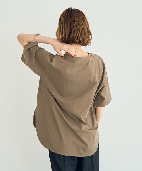 YECCA VECCA(イェッカヴェッカ)の「【UVカット】ロゴBIGTee(Tシャツ/カットソー・レディース・オフホワイト/ブラック/カーキ・FREE)」の19枚目の写真