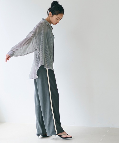 coca(coca)(コカ)の「ポリエステルボイルシャツ(シャツ/ブラウス・レディース・アイボリー/ブラック/ストライプ/ライトグリーン・S/L/M)」の11枚目の写真