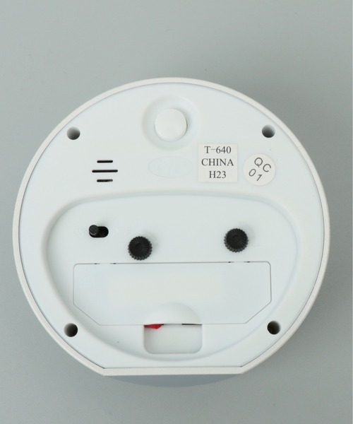 その他セレクト（ソノタセレクト）の「手のひらサイズの目覚まし時計 ルント（置時計・レディース・グレー/ホワイト/ライトイエロー・FREE）」の6枚目の写真