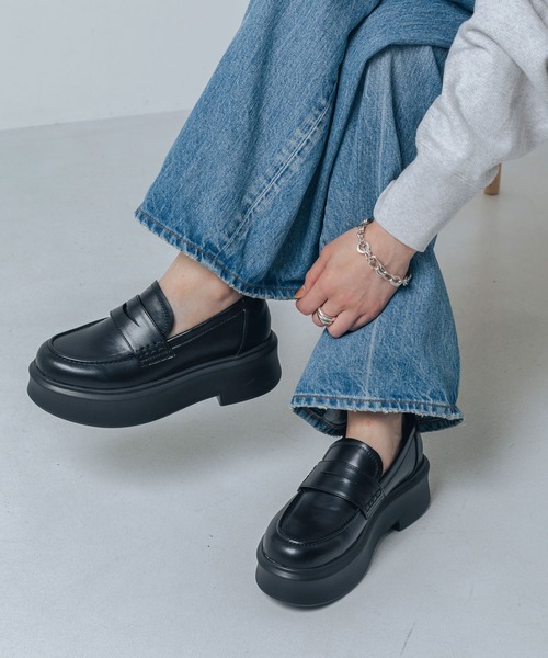 EVOL（イーボル）の「【晴雨兼用・軽量】プラットフォームコインローファー IZ5788（レインシューズ・レディース・ブラウン/ブラック/アイボリー・S/M/L/LL）」の17枚目の写真