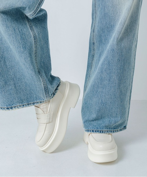 EVOL（イーボル）の「【晴雨兼用・軽量】プラットフォームコインローファー IZ5788（レインシューズ・レディース・ブラウン/ブラック/アイボリー・S/M/L/LL）」の21枚目の写真