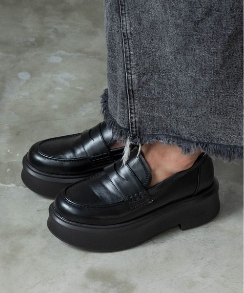 EVOL（イーボル）の「【晴雨兼用・軽量】プラットフォームコインローファー IZ5788（レインシューズ・レディース・ブラウン/ブラック/アイボリー・S/M/L/LL）」の6枚目の写真