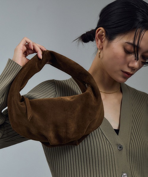 SALON adam et rope'（サロン アダム エ ロペ）の「リアルスウェードクリテミニバッグ（ハンドバッグ・レディース・ライトグレー/ブラウン・FREE）」の4枚目の写真