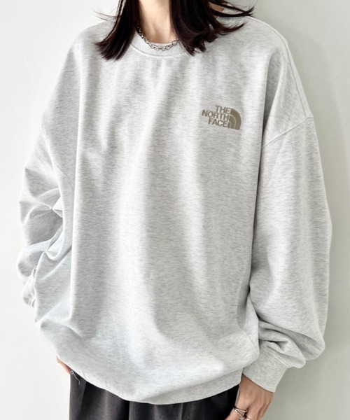 THE NORTH FACE（ザノースフェイス）の「THE NORTH FACE(ザ・ノースフェイス)/バックプリント ロゴ ルーズフィット スウェット/M'S BOSQUE SWEATSHIRTS（スウェット・レディース・ブラック/クリーム/シルバー/グレー・M/L/XL/XXL/S）」の14枚目の写真