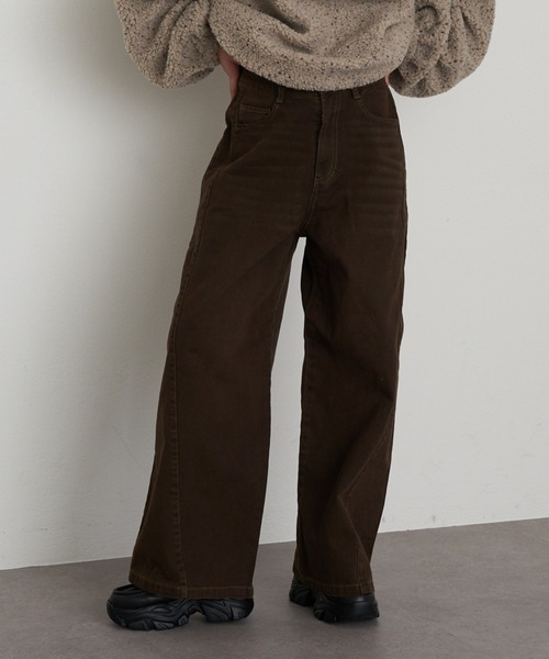 RAY CASSIN（レイカズン）の「【ウエスト調節可/2サイズ展開】ヒョウ柄サイド切替デニムワイドパンツ（デニムパンツ・レディース・グリーン系その他2/ベージュ系その他2/ブルー系その他2/ブラウン・FREE）」の2枚目の写真