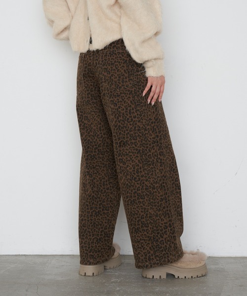 RAY CASSIN（レイカズン）の「【ウエスト調節可/2サイズ展開】ヒョウ柄サイド切替デニムワイドパンツ（デニムパンツ・レディース・グリーン系その他2/ベージュ系その他2/ブルー系その他2/ブラウン・FREE）」の15枚目の写真