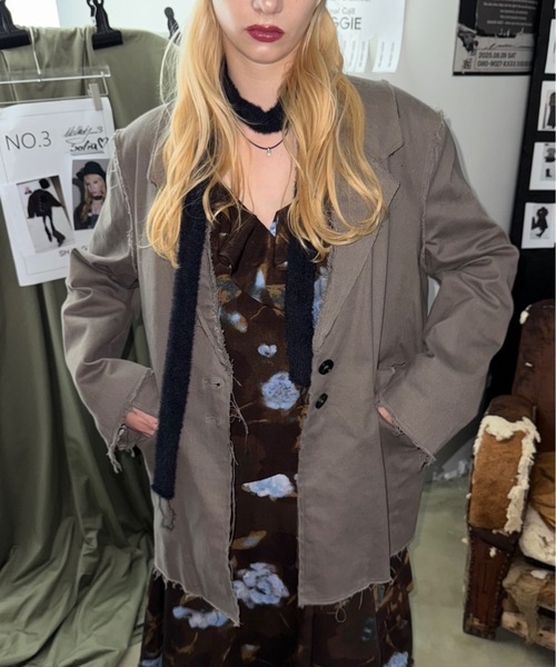 SHAGGIE（シャギー）の「【セットアップ】カットオフミリタリーオーバージャケット（テーラードジャケット・レディース・カーキ/ブラック/グレー・FREE）」の3枚目の写真