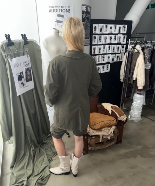 SHAGGIE（シャギー）の「【セットアップ】カットオフミリタリーオーバージャケット（テーラードジャケット・レディース・カーキ/ブラック/グレー・FREE）」の9枚目の写真