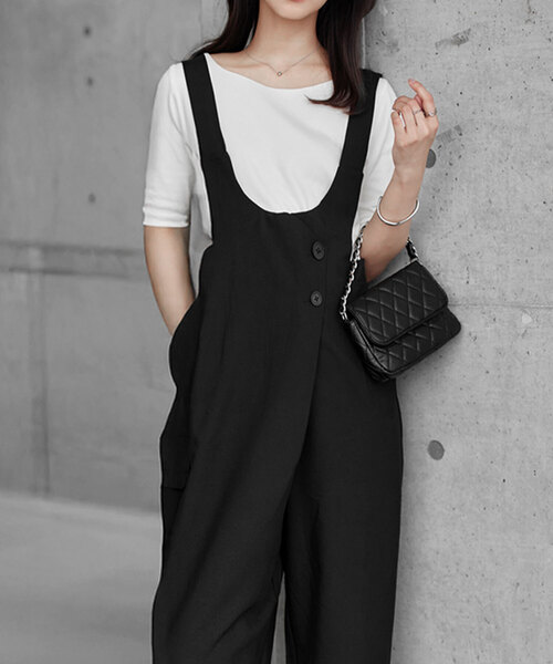 KOBE LETTUCE(コウベレタス)の「深Uラインテーパードサロペット(サロペット/オーバーオール・レディース・チャコール/ブラック・M)」の2枚目の写真