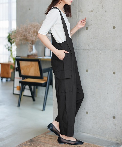 KOBE LETTUCE(コウベレタス)の「深Uラインテーパードサロペット(サロペット/オーバーオール・レディース・チャコール/ブラック・M)」の5枚目の写真