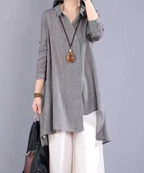 cammie(キャミー)の「イレギュラーヘムフレアシャツ(シャツ/ブラウス・レディース・グレー/レッド/ベージュ・MEDIUM/LARGE)」の2枚目の写真