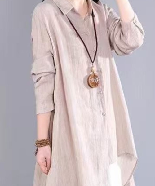 cammie(キャミー)の「イレギュラーヘムフレアシャツ(シャツ/ブラウス・レディース・グレー/レッド/ベージュ・MEDIUM/LARGE)」の6枚目の写真