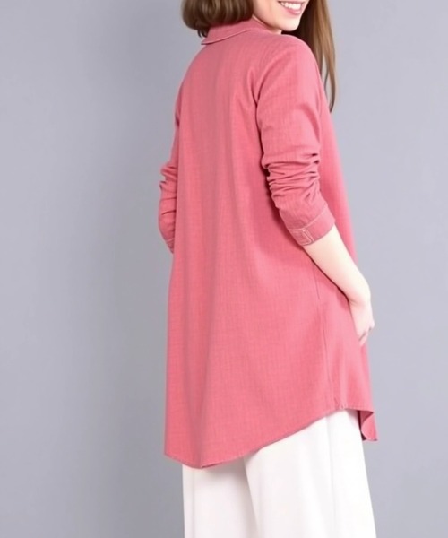 cammie(キャミー)の「イレギュラーヘムフレアシャツ(シャツ/ブラウス・レディース・グレー/レッド/ベージュ・MEDIUM/LARGE)」の13枚目の写真