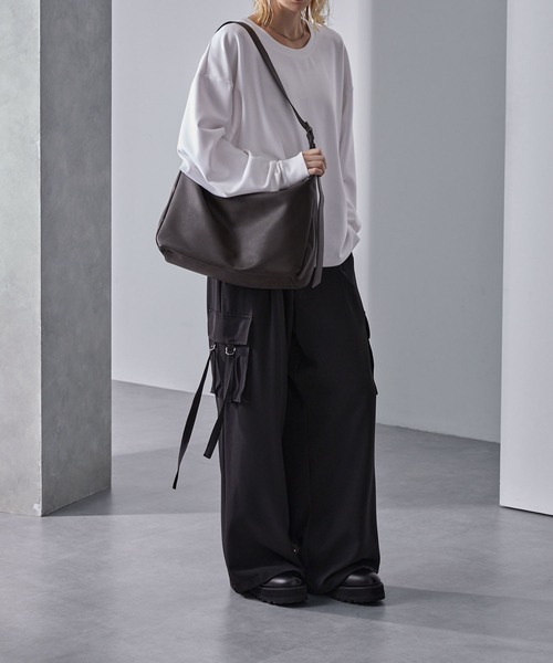 Loose/ルース(ルース)の「ビッグショルダーバッグ/A4収納可能(ショルダーバッグ・メンズ・チャコールアッシュ/ブラック・FREE)」の21枚目の写真