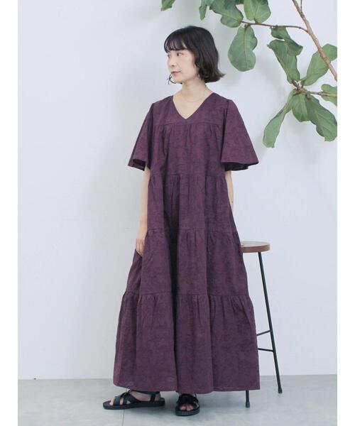 Samansa Mos2 blue(サマンサモスモスブルー)の「花ジャガードティアードワンピース(ワンピース・レディース・ブラウン/ボルドー/ブラック・F)」の3枚目の写真