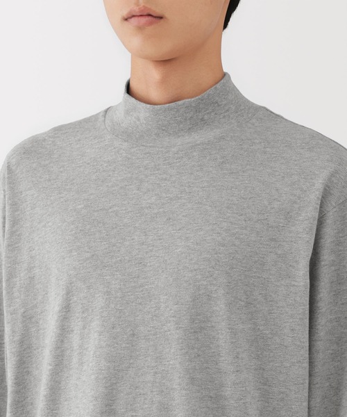 無印良品(ムジルシリョウヒン)の「紳士 起毛ハイネック長袖Tシャツ(Tシャツ/カットソー・メンズ・ブラック/グレー/チャコールグレー/ネイビー/バーガンディー/ホワイト・S/M/L/XL/XS/XXL)」の22枚目の写真