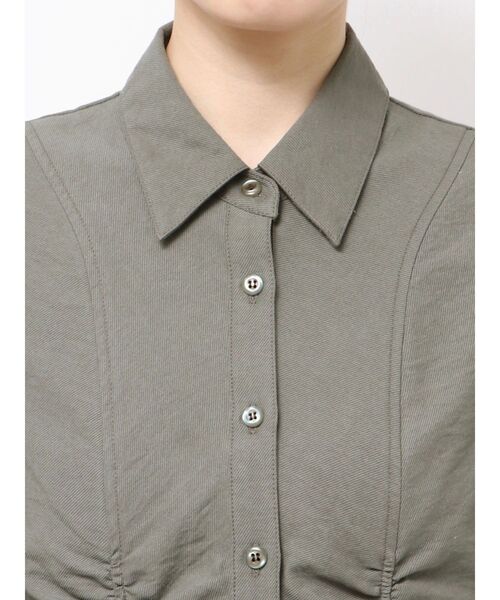 CALNAMUR（カルナムール）の「ギャザリングシャツミニワンピース（シャツワンピース・レディース・チャコールグレー/ベージュ/ブルー・FREE）」の7枚目の写真