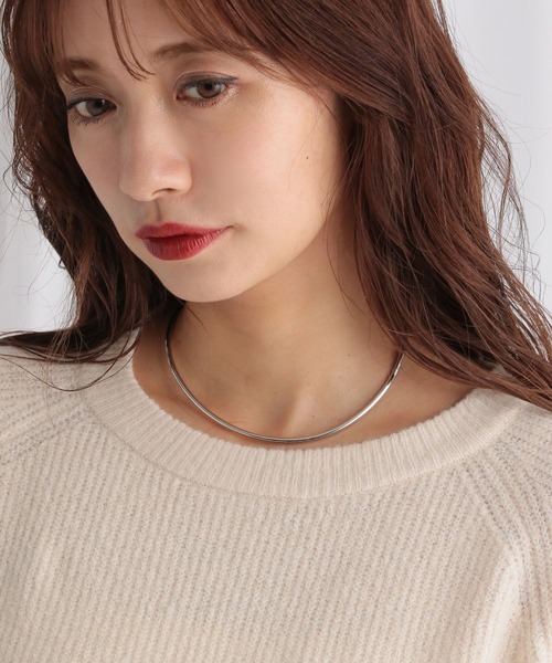 mysty woman(ミスティウーマン)の「カーブネックカフ 595936(ネックレス・レディース・シルバー・FREE)」の1枚目の写真
