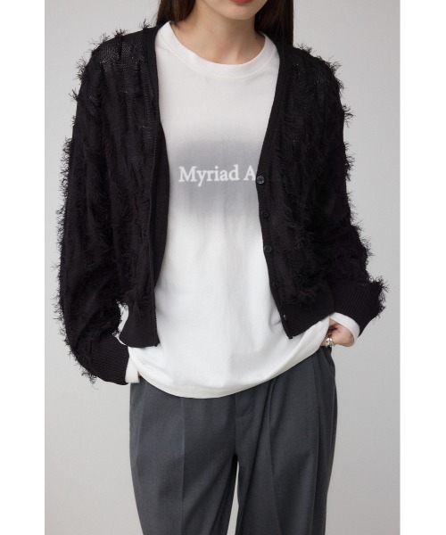 AZUL by moussy(アズールバイマウジー)の「ランダムフリンジニットカーディガン(カーディガン/ボレロ・レディース・ブラック/ブラウン/グレイッシュベージュ・FREE)」の4枚目の写真