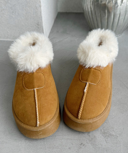 新品、未使用 箱付き 24㎝ファー付き黒ムートンブーツ UGG