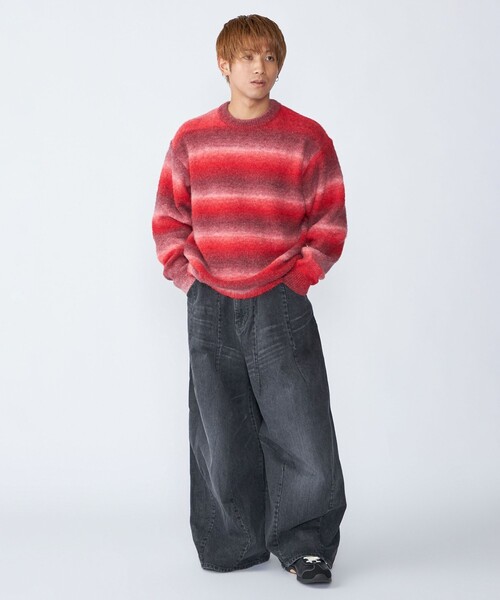 City Ambient Products（シティアンビエントプロダクツ）の「City Ambient Products: 〈手洗い可能〉グラデーション オンブレ ボーダー クルーネック ニット（ニット/セーター・メンズ・ブルー/ブラック/レッド・SMALL/MEDIUM/LARGE）」の7枚目の写真
