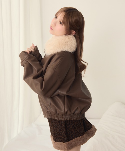 TITTY&CO.（ティティーアンドコー）の「襟元ファーレザーブルゾン（ブルゾン・レディース・ブラウン/アイボリー/ブラック・FREE）」の18枚目の写真