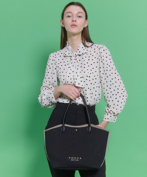 TOCCA(トッカ)の「ET JOUR CANVASTOTE キャンバストートバッグ(トートバッグ・レディース・アイボリー系/ブラック系・F)」の18枚目の写真