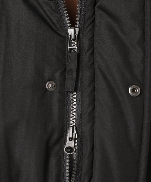 WILD THINGS（ワイルドシングス）の「《追加》別注 WILD THINGS×TAION×relume MONSTER PARKA：ダウンジャケット（ダウンジャケット/コート・レディース・ブラック/ベージュ・FREE）」の15枚目の写真