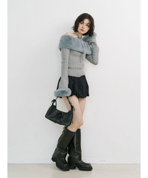 jouetie(ジュエティ)の「ファードッキングオフショルニット(ニット/セーター・レディース・オフホワイト/グレー/ブラック・MEDIUM)」の12枚目の写真