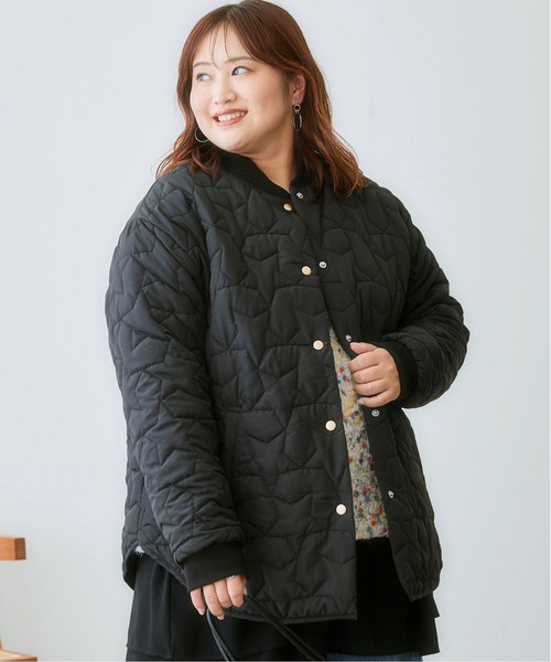 SMILE LAND（スマイルランド）の「＜大きいサイズ＞星柄キルティングアウター（ダウンジャケット/コート・レディース・キャメル/ブラック/カーキ・L/LL/3L/4L/5L）」の2枚目の写真