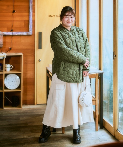 SMILE LAND（スマイルランド）の「＜大きいサイズ＞星柄キルティングアウター（ダウンジャケット/コート・レディース・キャメル/ブラック/カーキ・L/LL/3L/4L/5L）」の7枚目の写真