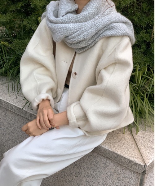 FREE STYLISTS(フリー スタイリスト)の「YUGA_YGMC Wool-like collarless short coat(ノーカラーコート・レディース・ライトグレー/オフホワイト・FREE)」の5枚目の写真