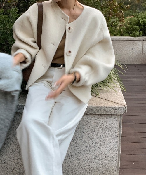 FREE STYLISTS(フリー スタイリスト)の「YUGA_YGMC Wool-like collarless short coat(ノーカラーコート・レディース・ライトグレー/オフホワイト・FREE)」の15枚目の写真