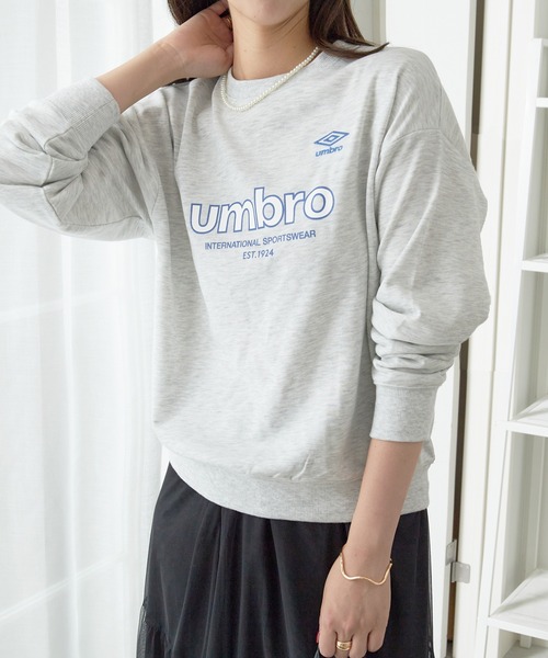UMBRO(アンブロ)の「UMBRO・alotta別注/裏毛ゆるスウェット(スウェット・レディース・ネイビー/オートミール・M/L/LL/3L)」の12枚目の写真